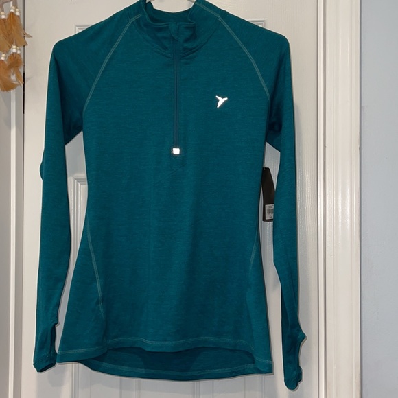 Old Navy Active pullover. - Picture 2 of 6